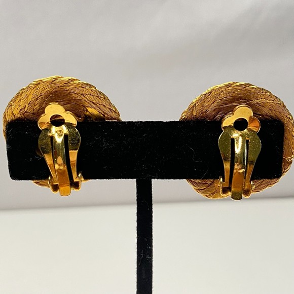 Gold Tone Earrings Basketweave Cymbal Clip On - Picture 6 of 8